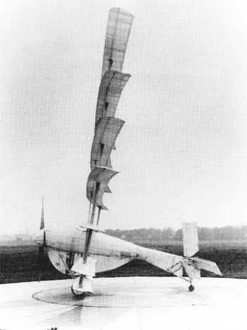 Illustration for article titled 15 Early Airplanes With More Wings Than a Bucket of Fried Chicken